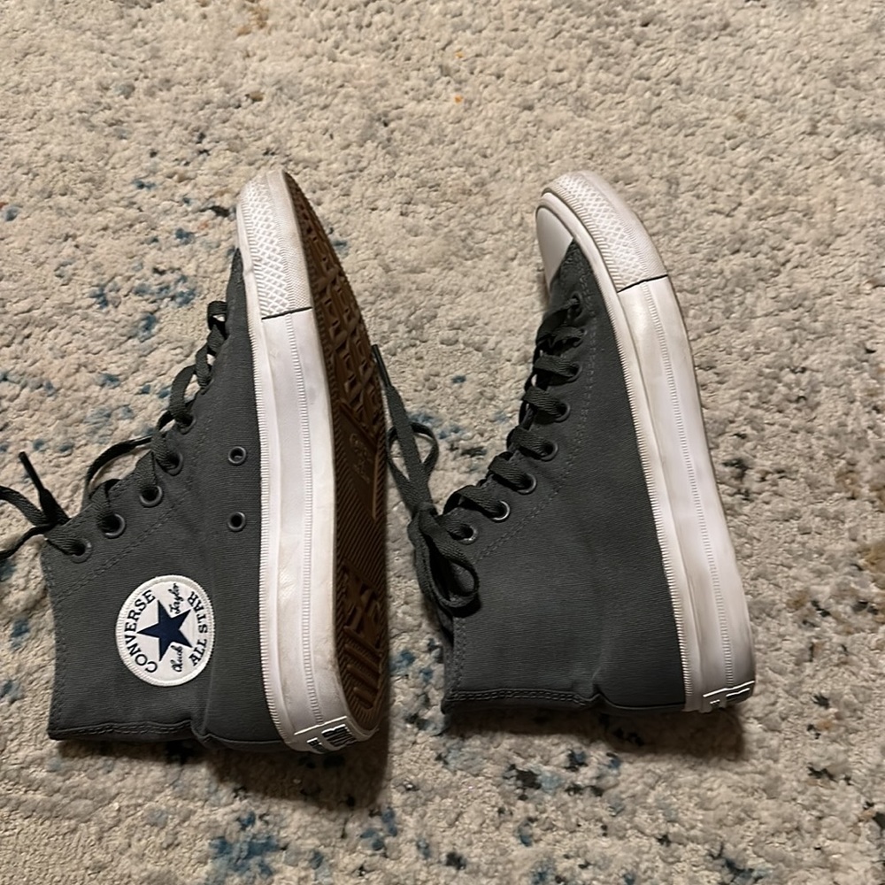 Chuck Taylor Converse High Tops Size 7 - Picture 5 of 11